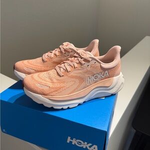 Hoka Women's Peach Arahi Athletic Shoes